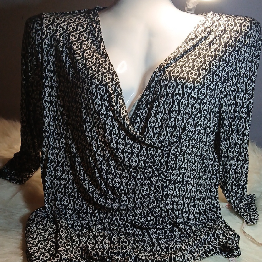 Dana Buchman Black and White Patterned Blouse - Picture 3 of 8